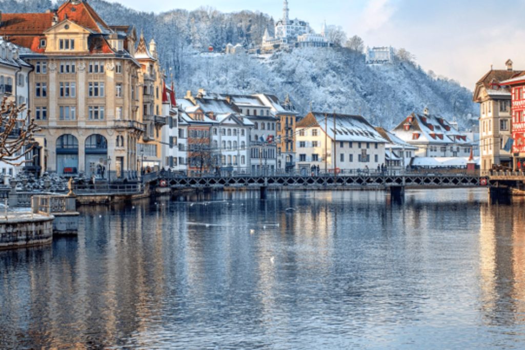 IMAGE GRAND SWITZERLAND NEWYEAR 8D5N